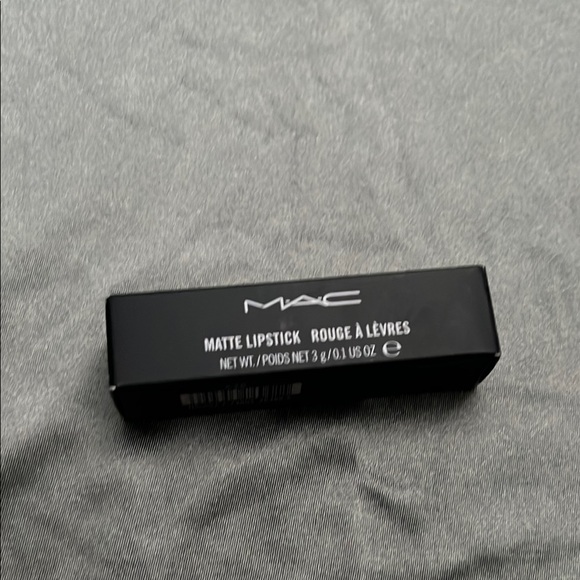 MAC Matte Lipstick deep rooted - Picture 1 of 5